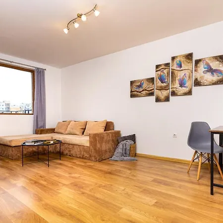 The Walnut 2bd Apartment *